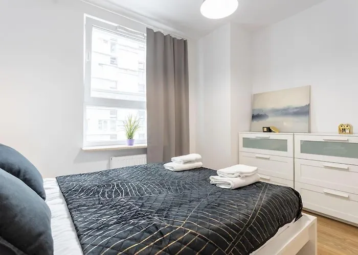 Urban Chic - Warsaw Stays -Cozy And Stylish - Rondo Onz - Pereca