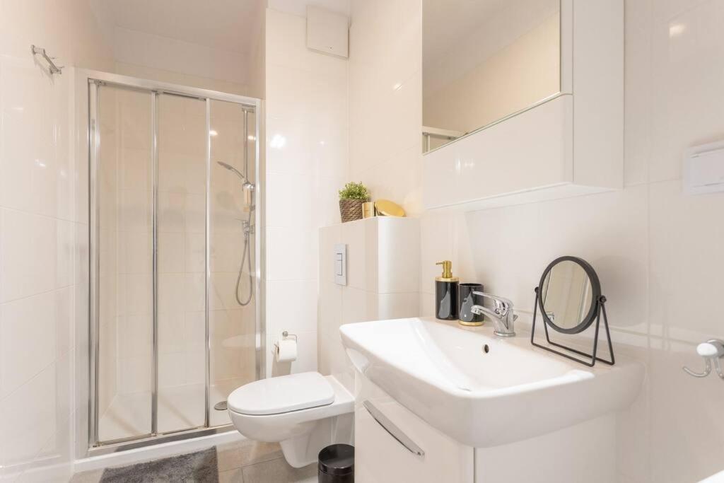 Apartment Urban Chic - -cozy And Stylish - Rondo Onz - Pereca