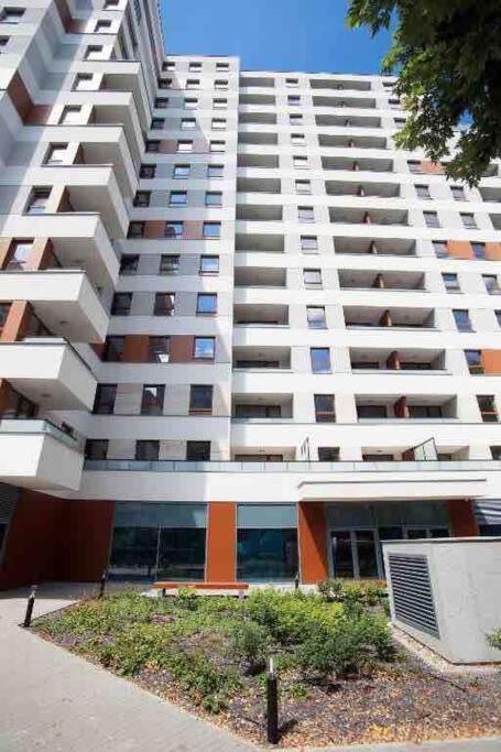 Urban Chic - -cozy And Stylish - Rondo Onz - Pereca Apartment *