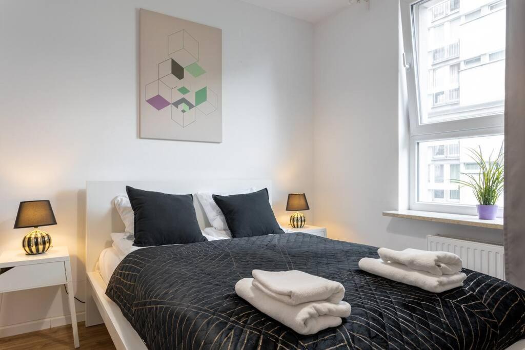Urban Chic - -cozy And Stylish - Rondo Onz - Pereca Warsaw