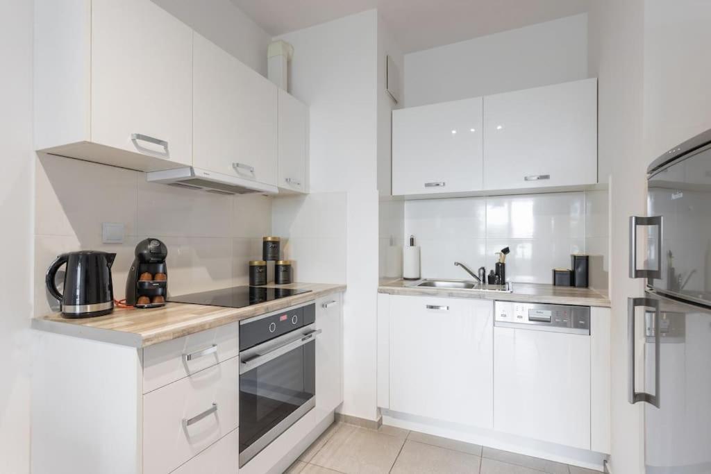 Apartment Urban Chic - -cozy And Stylish - Rondo Onz - Pereca *