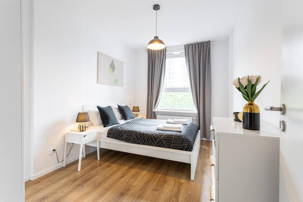 Urban Chic - -cozy And Stylish - Rondo Onz - Pereca * Warsaw